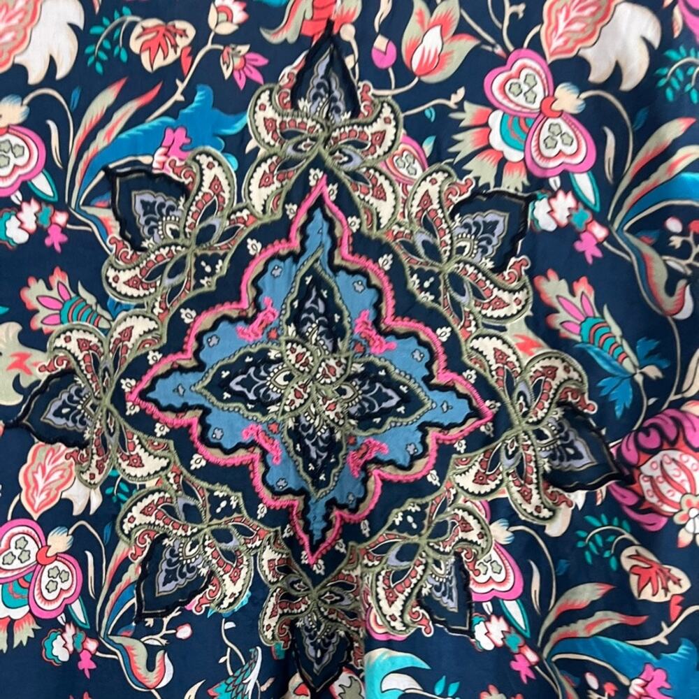 Feathers By Tolani Tunic Top Embroidered Floral Women Size Large - Picture 9 of 10